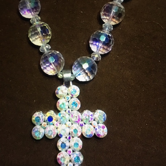 Stunning Necklace w/ Removal Pendant - Picture 3 of 3